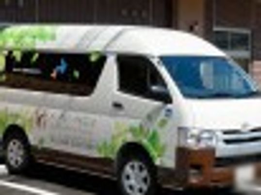 送迎バスの車両