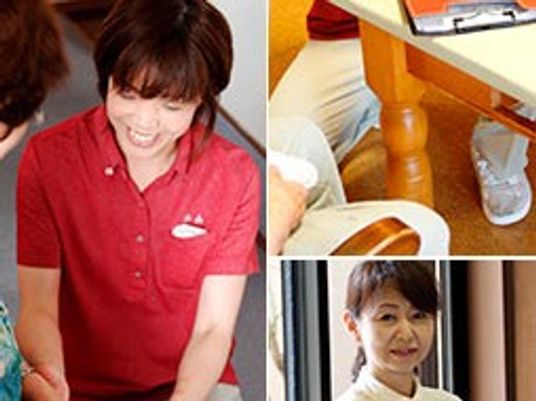 スタッフがいるリビング  