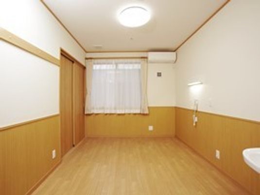 ゆとりある洋室