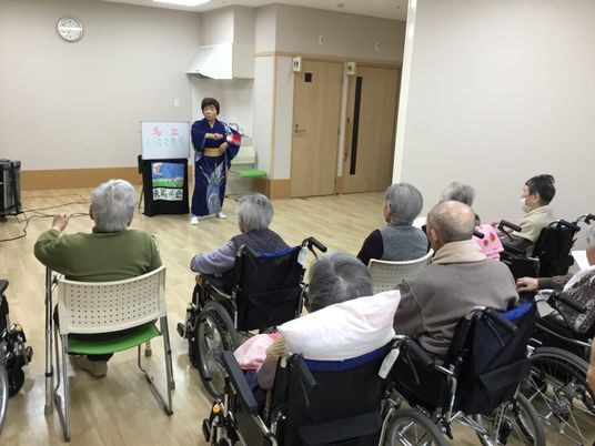 イベントが行われる室内
