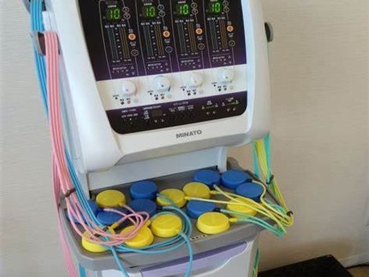 機器が置かれた訓練室  