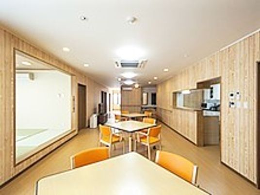 暖かみのあるダイニングエリア