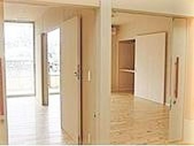 開放的な居室の一角 ゆったりとした空間の居室で、ゆとりある暮らしが実現できます。明るく開放的な雰囲気が自分の時間を大切にする方に最適です。