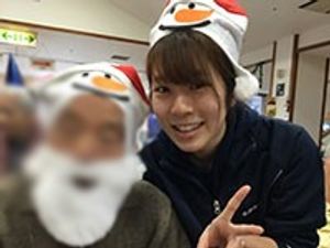 笑顔の介護士