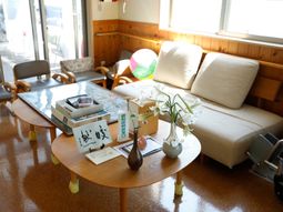 明るいリビングの様子