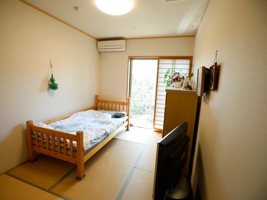 明るい和室の居室