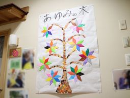 手作り掲示物の廊下
