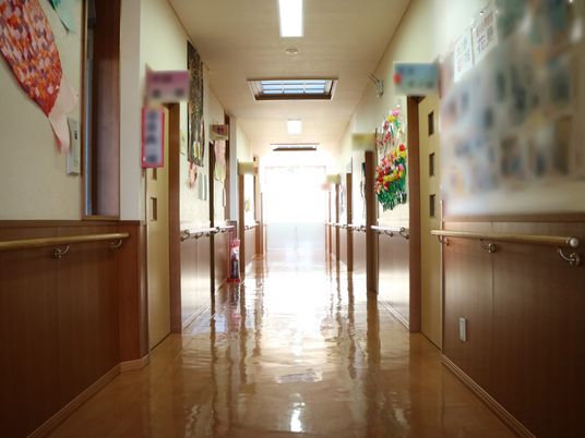 広々とした清潔な廊下