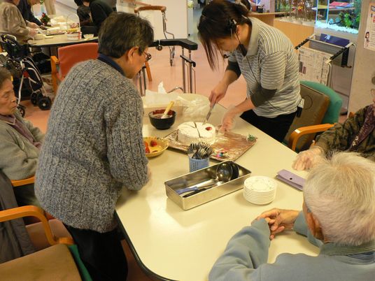 楽しい食事会の様子
