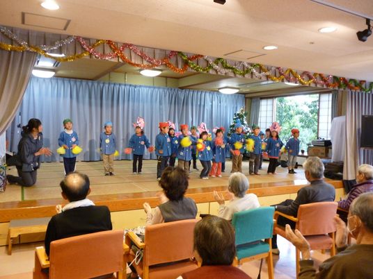 子どもたちの発表会ホール