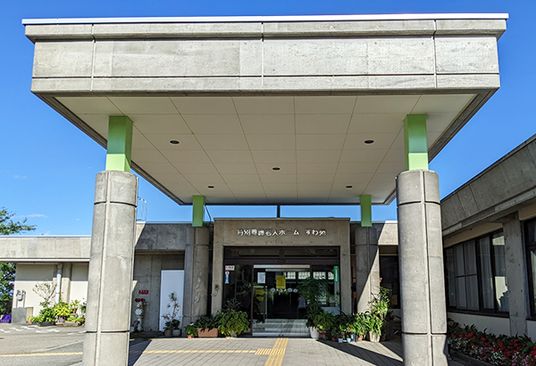 開放感ある建物外観