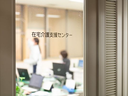会議室のような室内  