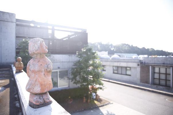 建物屋上の様子