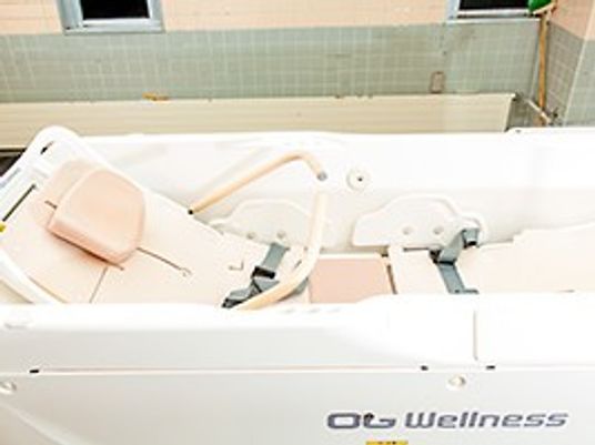 浴室の機械浴槽  