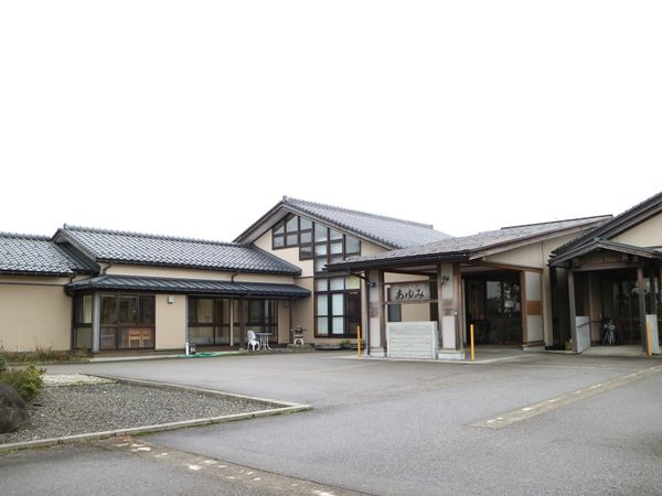 和風建築のエントランス