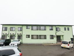 緑色の建物外観