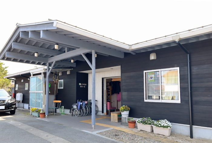 デイサービスセンター まる～なの外観