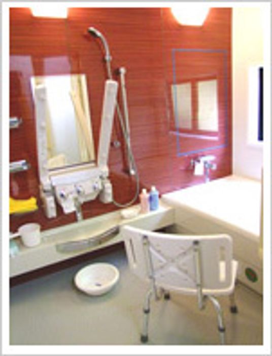 明るい浴室の様子