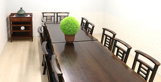 落ち着いた雰囲気の部屋
