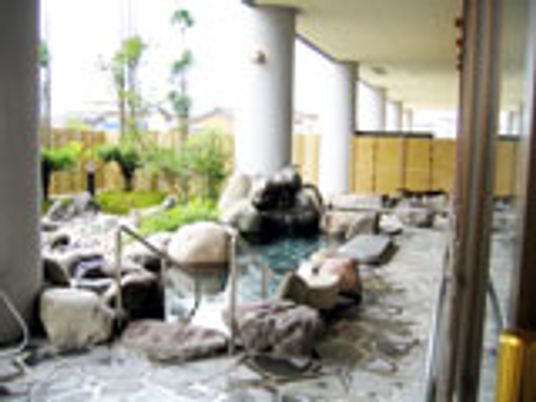 落ち着いた雰囲気の庭園