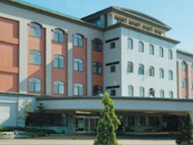 安心感のある外観 外観 大きな窓から自然光が入り、明るい雰囲気を感じられる建物です。利用者にとって快適な空間です。