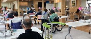 広々とした食堂の様子  