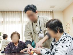 スタッフと利用者の活動