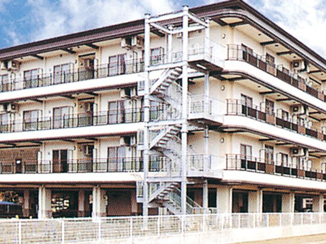 施設の外観 外観 都会的なデザインの多層建物。働く環境として魅力的な職場です。