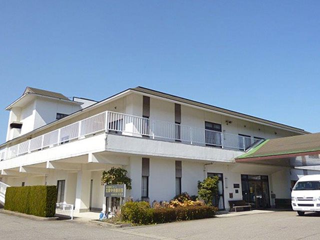 広々とした建物の外観 外観   広々とした外観で、落ち着いた環境が魅力です。施設の様子を知ることができます。