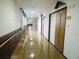 清潔感溢れる廊下の様子