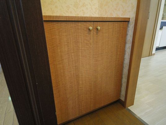 木製のクローゼット扉