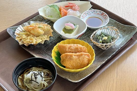 和食の盛り合わせ