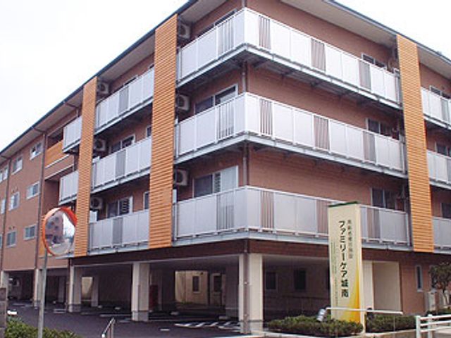 ベランダ付きの建物外観 外観 スタイリッシュなデザインで、各階にベランダが設置されている建物です。快適な就業環境を想像しやすいです。