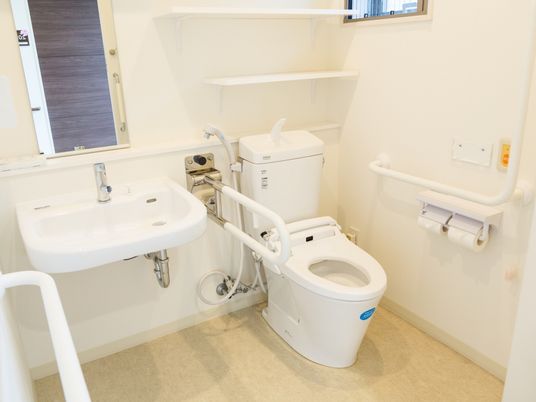 バリアフリーのトイレ設備