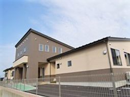 新築そうな落ち着いた外観