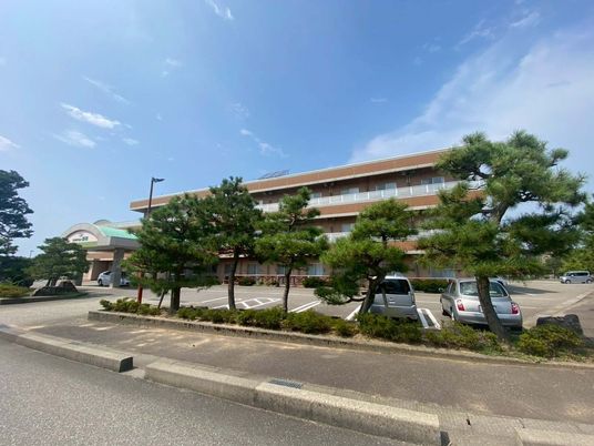 駐車場がある外観