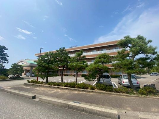 駐車場がある外観