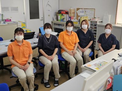 スタッフの笑顔の様子