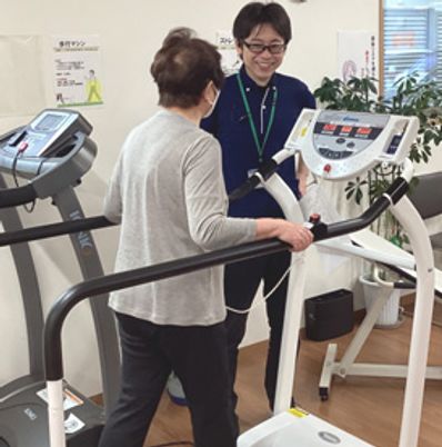 トレーニング中のスタッフ