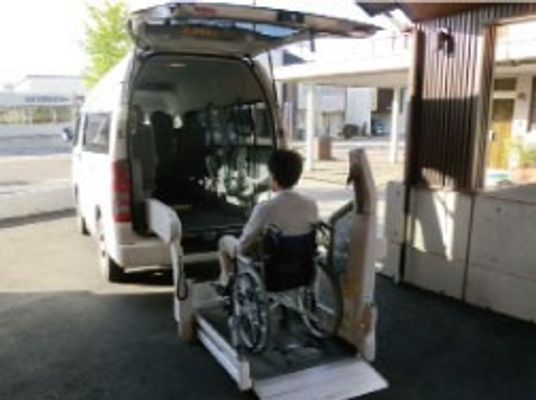 車椅子利用の送迎車