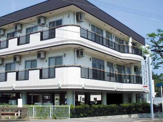 職場となる建物の外観