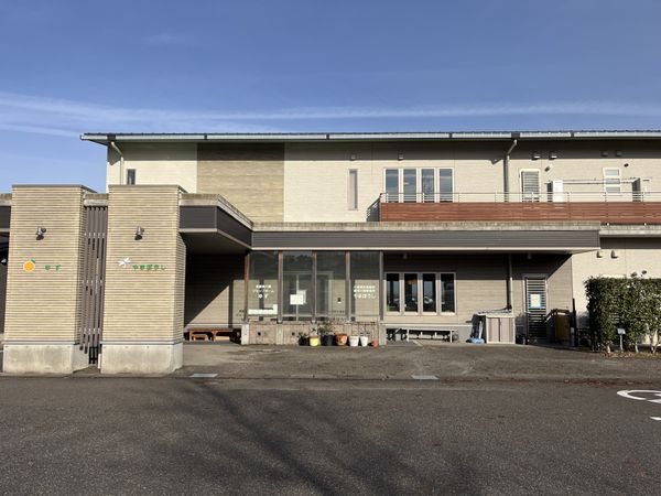 落ち着いた施設外観