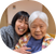 職員と入居者の笑顔シーン