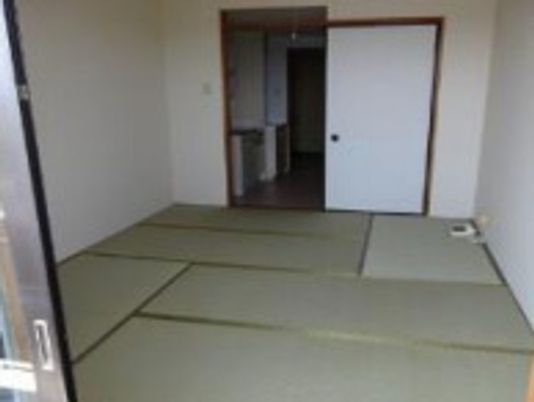 落ち着いた雰囲気の和室