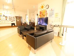 明るく広々としたロビー