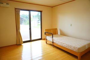 自然光が差し込む居室