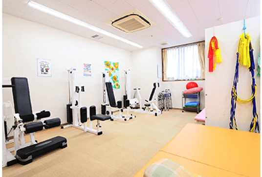 運動器具が置かれた部屋