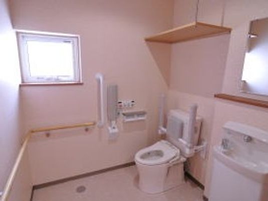 明るいトイレ空間  