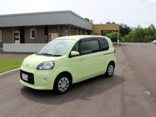施設前の駐車場  