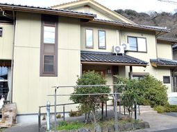 和風の外観の建物